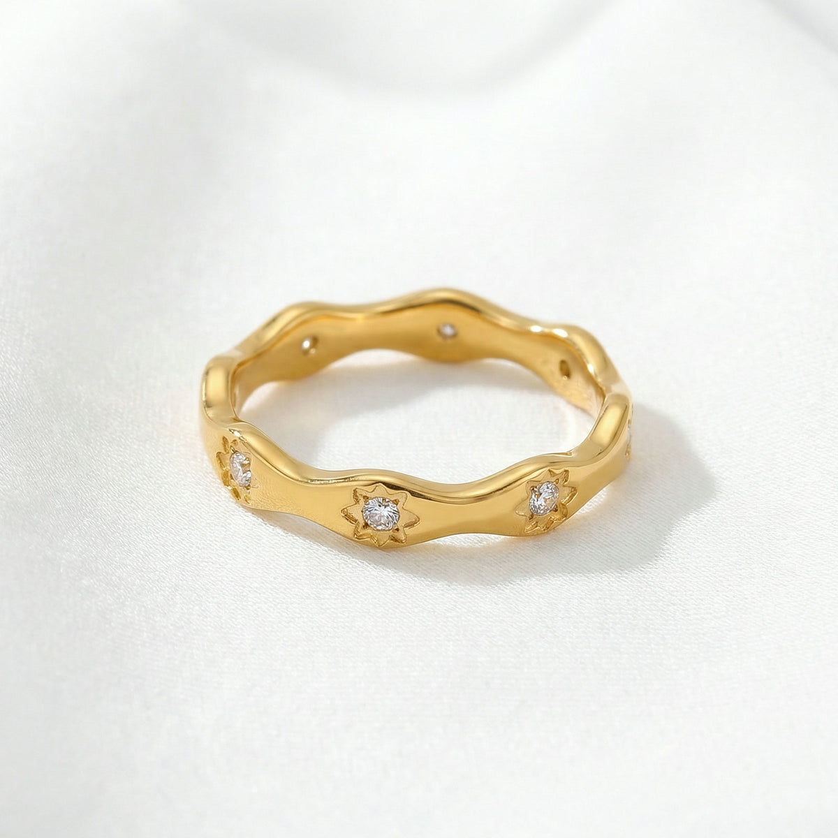 Sunlit Wave Ring – NOOR GOLD