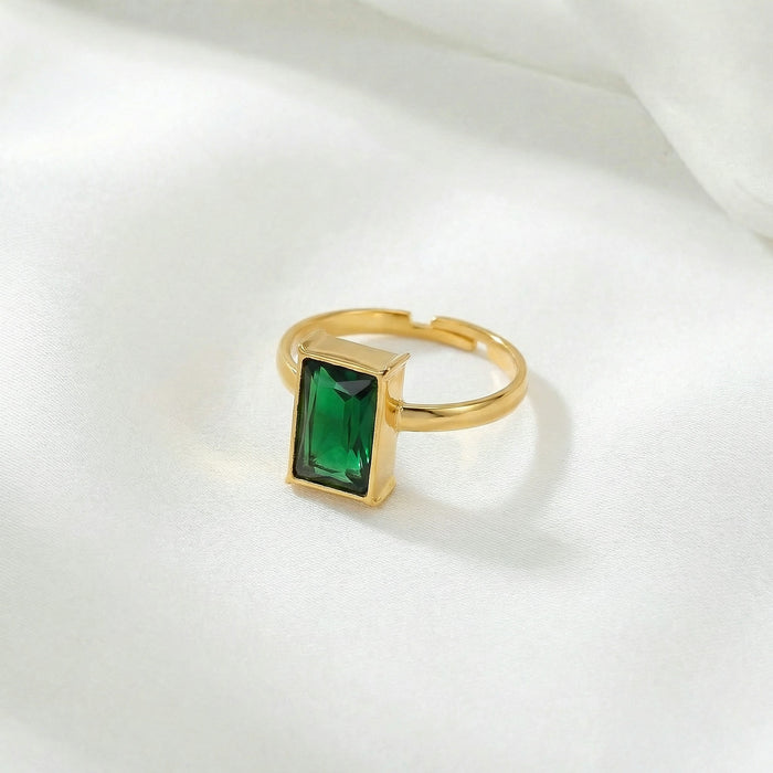 Emerald Luxe Ring – NOOR GOLD