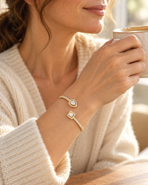 Auralyn Armreif getragen – NOOR GOLD