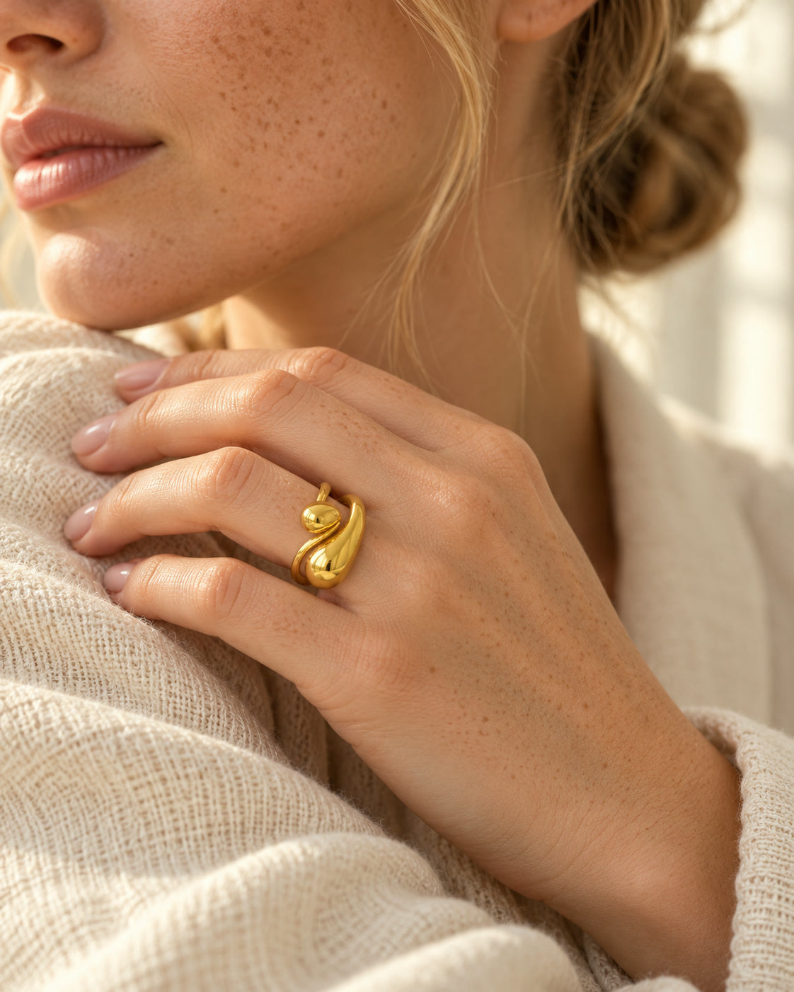 Liquid Gold Ring Set getragen – NOOR GOLD