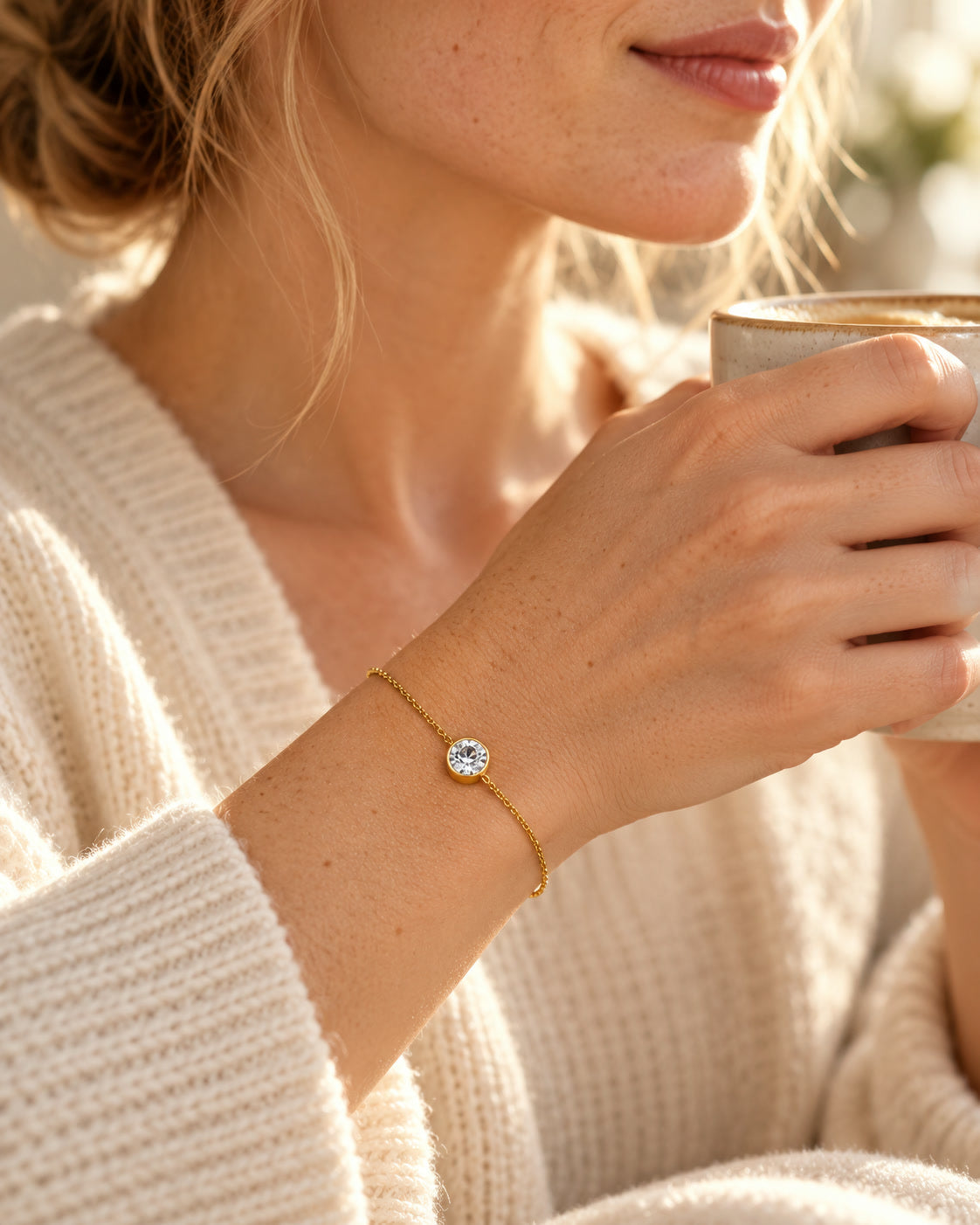 Pure Shine Armband getragen – NOOR GOLD